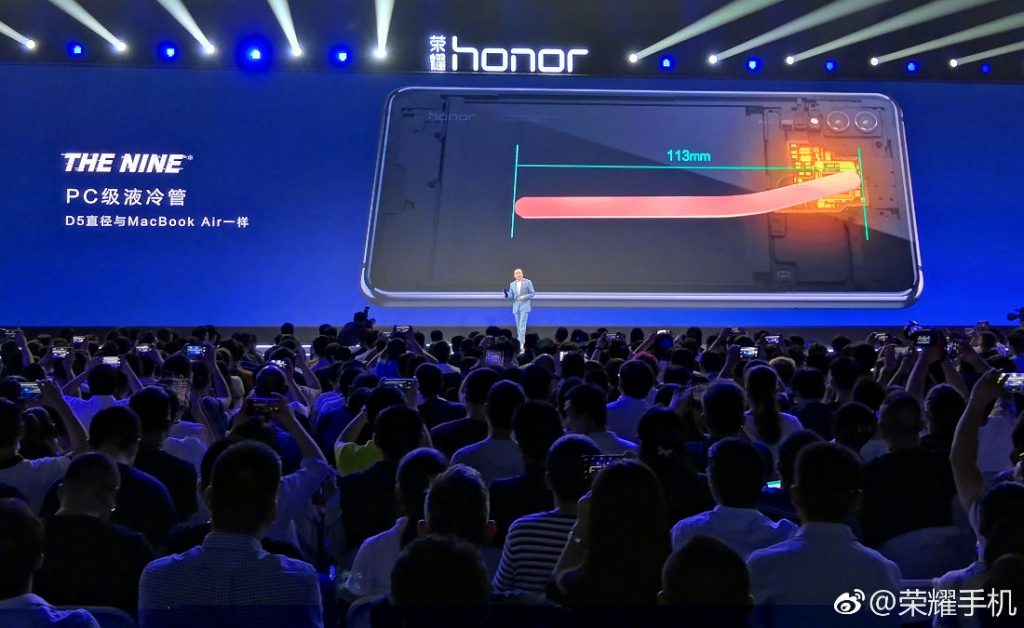 Huawei Honor Note 10 with Nine liquid cooling system 